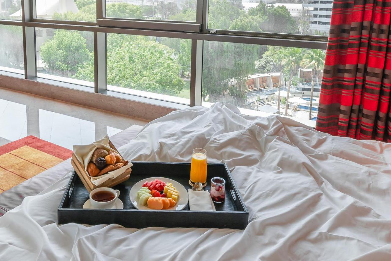 ジュメイラ クリークサイド ホテル ドバイ エクステリア 写真 Room service