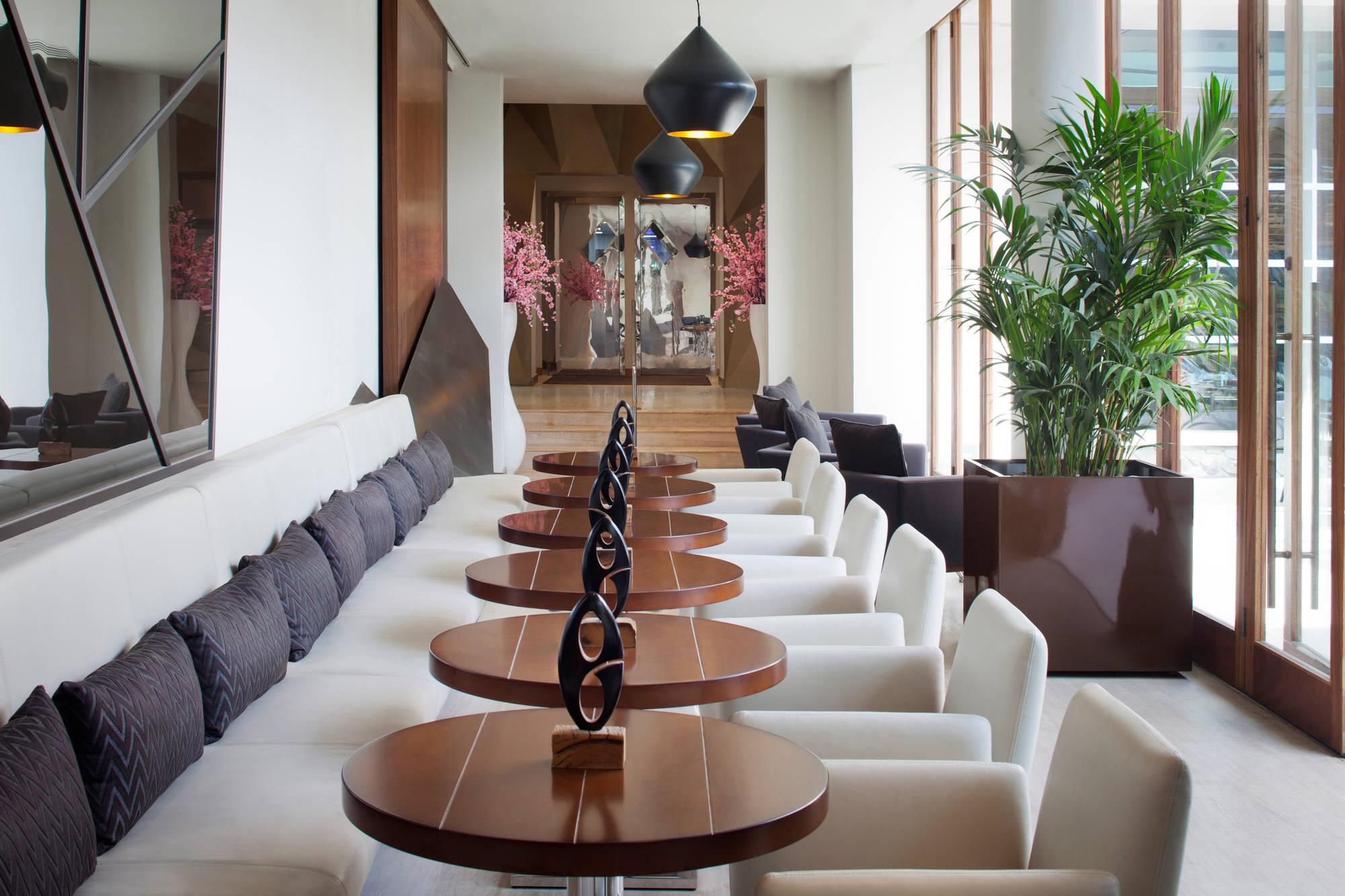 ジュメイラ クリークサイド ホテル ドバイ エクステリア 写真 The lobby of the hotel