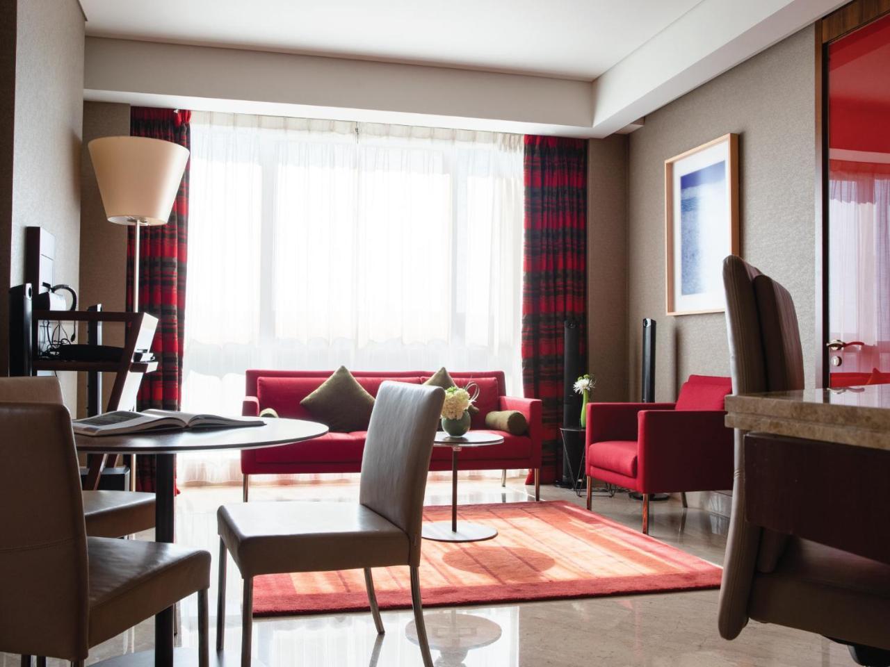 ジュメイラ クリークサイド ホテル ドバイ エクステリア 写真 A suite at the hotel