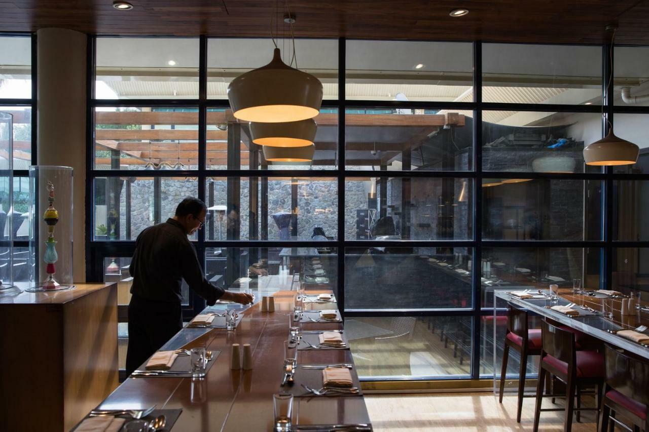 ジュメイラ クリークサイド ホテル ドバイ エクステリア 写真 Interior of the restaurant