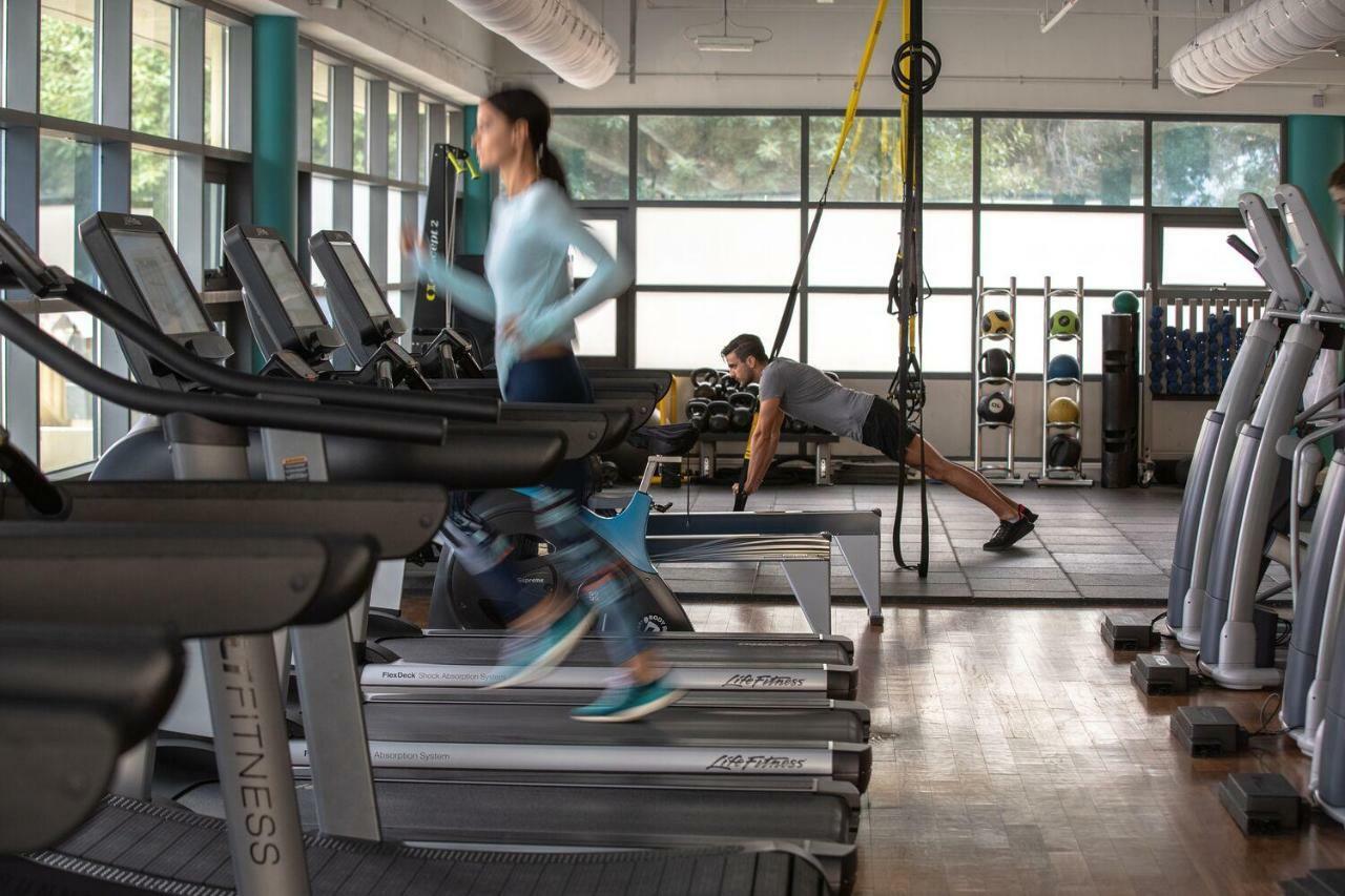 ジュメイラ クリークサイド ホテル ドバイ エクステリア 写真 The Fitness Center at the Westin Austin