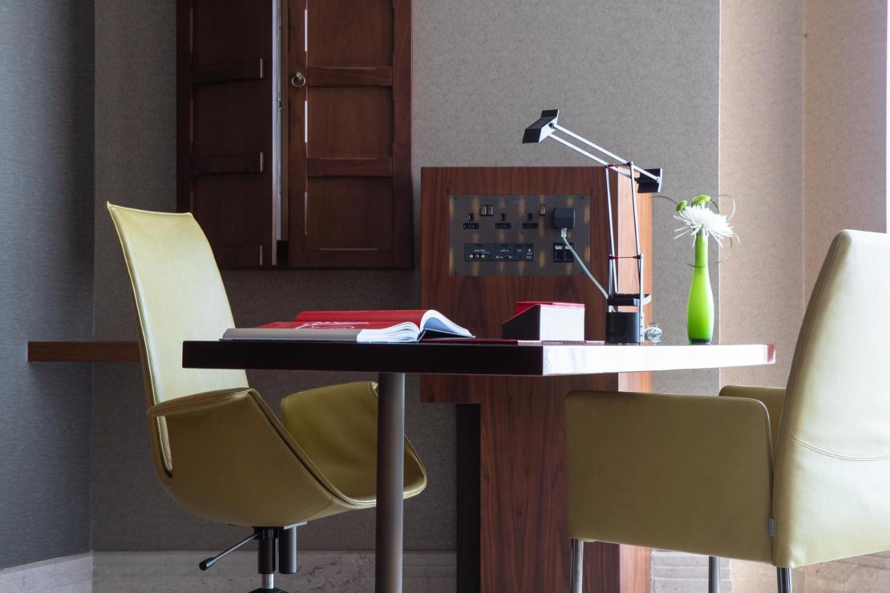 ジュメイラ クリークサイド ホテル ドバイ エクステリア 写真 A modern office